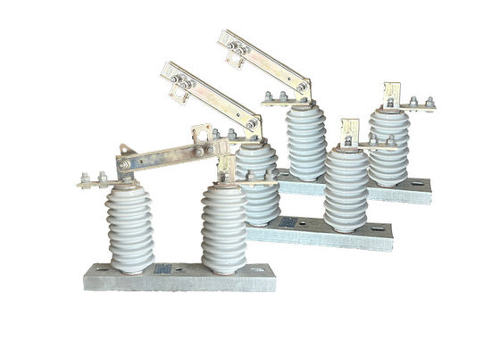 AC Power Outdoor Disconnector Switch GW9 Serisi Tek Fazlı Orta Voltajlı Porselen Üst Hattı Bağlantısızlık Değiştiricisi